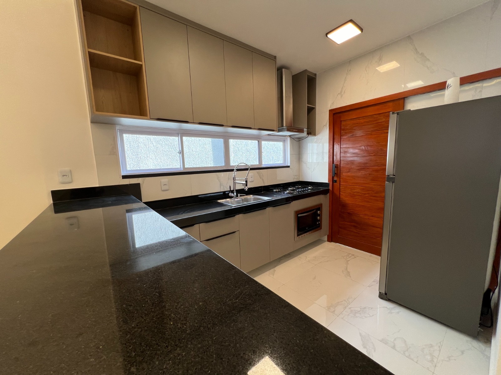 Casa Premier - Cozinha em granito preto